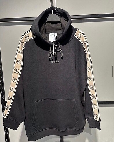 Guess Sweatshirt
