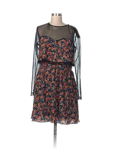 Zara Kısa Elbise %70 İndirimli.