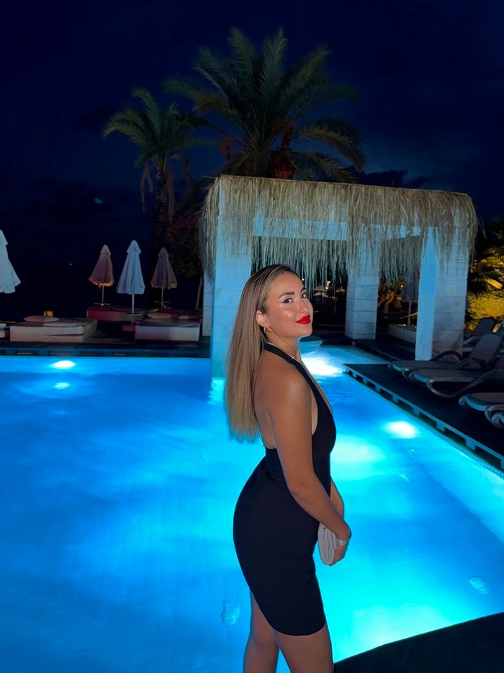 Siyah V Yaka Transparan Mini Elbise - Görsel 2