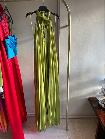 Yesil simli elbise