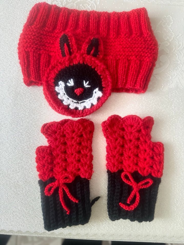 Kız Çocuk Örgü Kırmızı Eldiven ve Bandana Seti - Görsel 3