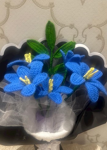 El Yapımı Mavi Örgü Çiçek Buketi - Görsel 3