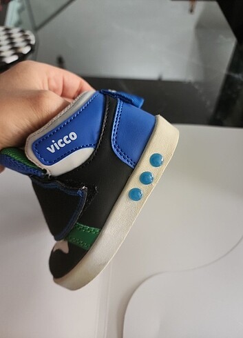 Vicco Vicco Ufo Işıklı Bebek Bot
