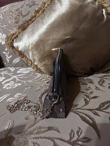 Beden kahverengi Renk Zincirli askılı kol çantası