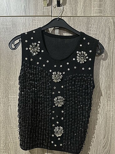 Taşlı pullu vintage üst kolsuz bluz