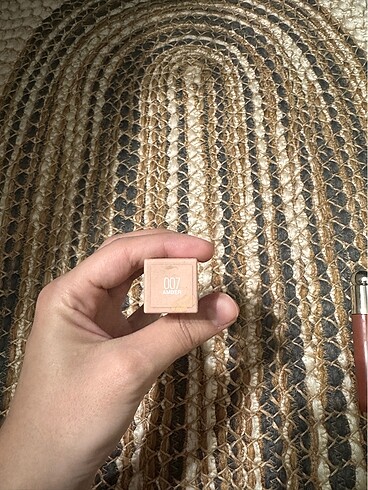  Beden camel Renk Maybelline lifter gloss dudak parlatıcı