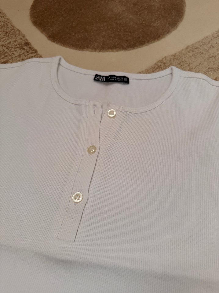 Düğmeli Beyaz Kadın Kısa Kollu Tişört - Görsel 3