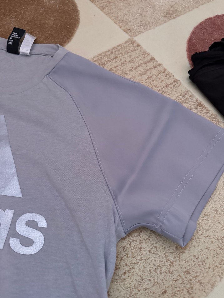 Gri lila Adidas Kısa Kollu Tişört - Görsel 3