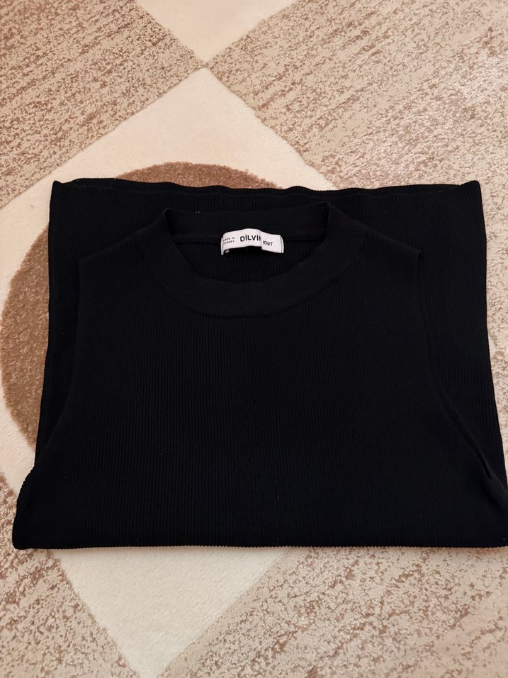 Siyah Yüksek Yakalı  Kolsuz Süveter top tişört - Görsel 4