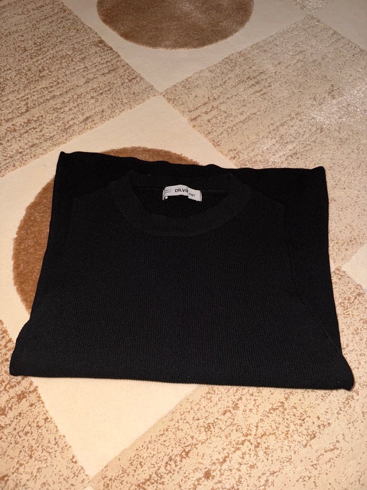 Siyah Yüksek Yakalı  Kolsuz Süveter top tişört - Görsel 5