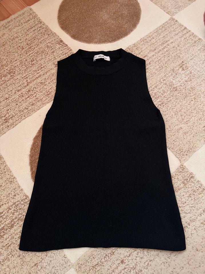 Siyah Yüksek Yakalı  Kolsuz Süveter top tişört - Görsel 2