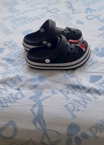 Crocs Erkek Çocuk Siyah Terlikler, Cırt Cırtlı, Nakışlı