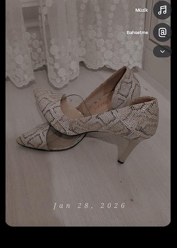 Bej Yılan Derisi Desenli Stiletto Dantel Detaylı - Görsel 4