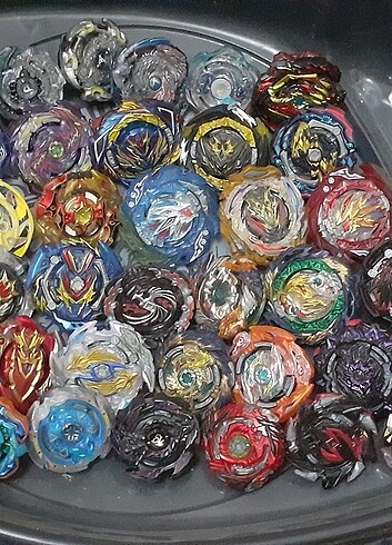 Beyblade burst takara tomy