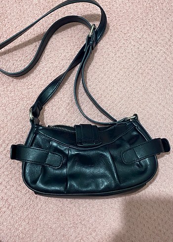 Stradivarius Siyah Deri Tokalı Kadın Çantası