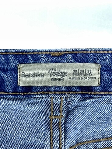 38 Beden çeşitli Renk Bershka Jean / Kot %70 İndirimli.