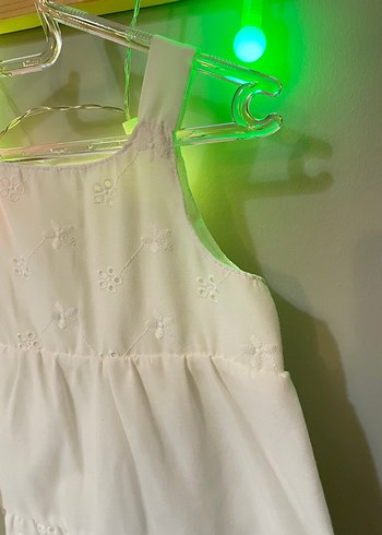 Kız Çocuk Beyaz Nakışlı Volanlı Elbise - Görsel 8