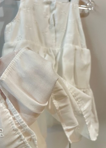 Kız Çocuk Beyaz Nakışlı Volanlı Elbise - Görsel 4