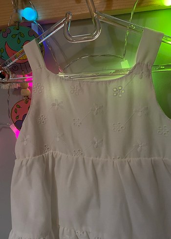 Kız Çocuk Beyaz Nakışlı Volanlı Elbise - Görsel 7