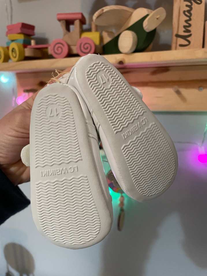 Kız Çocuk Beyaz Fiyonklu Babet Ayakkabı - Görsel 2