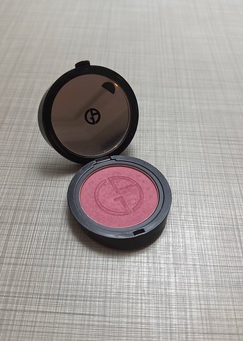 Beden Armani Luminous Silk Glow Blush 51