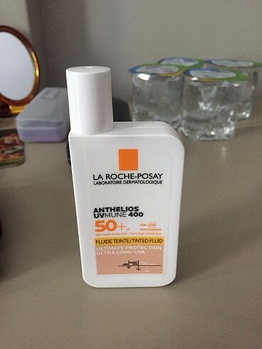 La roche posay renkli güneş kremi