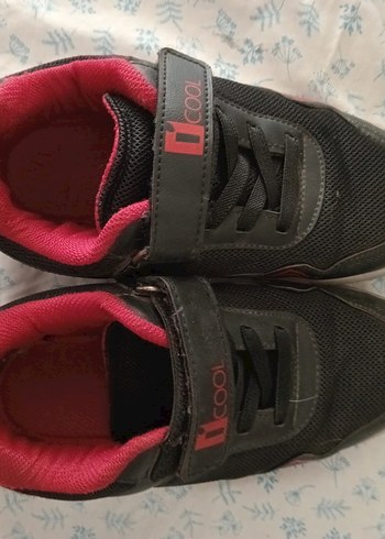 Kırmızı Detaylı Erkek Çocuk Spor Ayakkabı