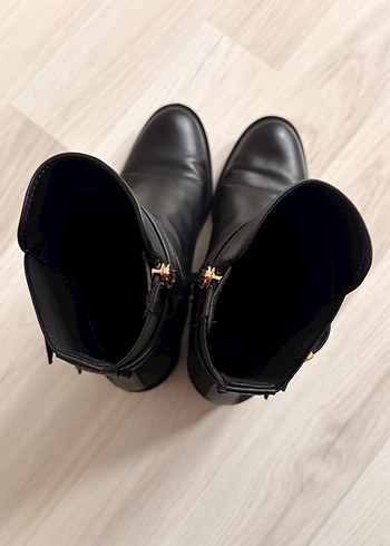 Zara Siyah Deri Tokalı Topuklu Kadın Bot - Görsel 7