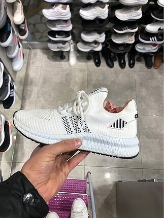 Adidas yürüyüş ayakkabısı