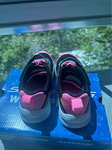 29 Beden siyah Renk Skechers waterproof ayakkabı