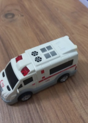 Beden Beyaz Ambulans Oyuncak Araba