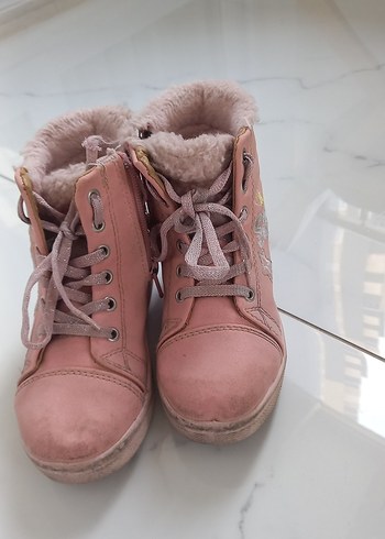 26 Beden pembe Renk Pembe Kürklü Nakışlı Kız Botu