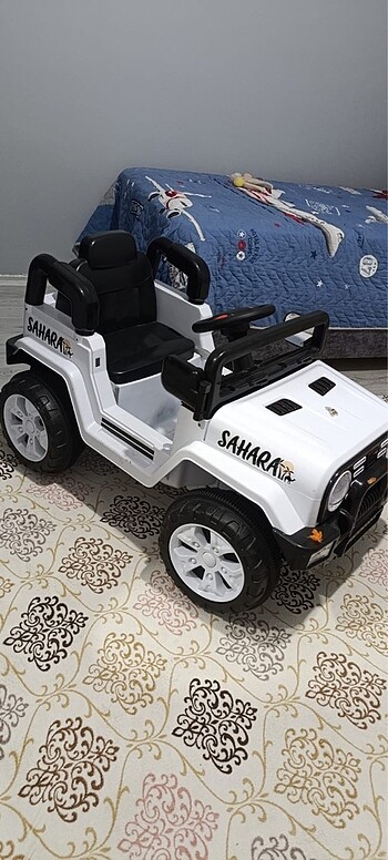 Fisher Price Akülü araba tertemiz