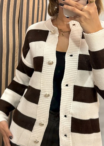 Düğmeli Kahverengi Çizgili Kadın Hırka - Görsel 2