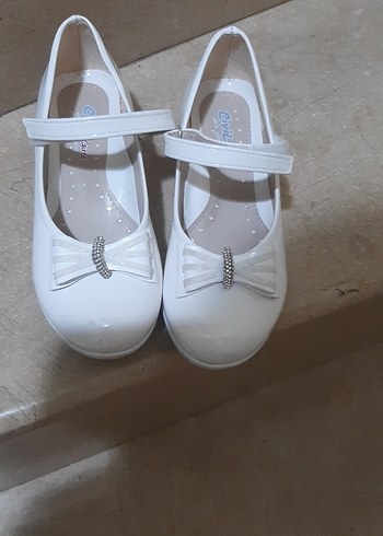 Beyaz Tokalı Klasik Babet - Görsel 2