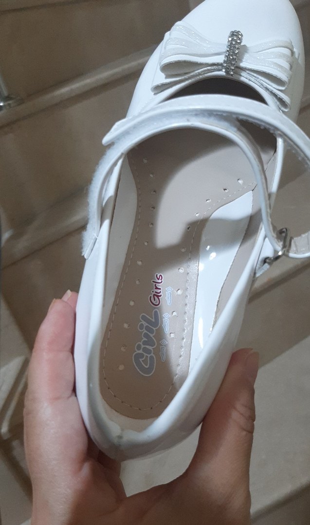 Beyaz Tokalı Klasik Babet - Görsel 4