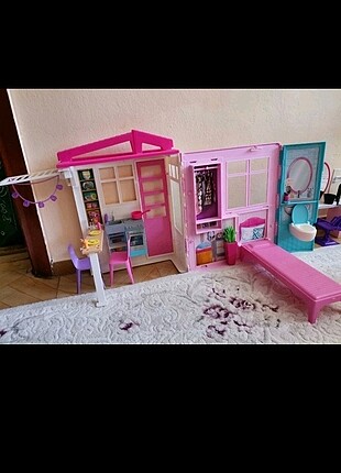 Barbi evi
