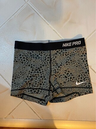 Nike kısa şort