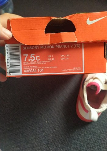 Kız Çocuk 24 numara  Cırt Cırtlı Orjinal Nike spor Ayakkabı - Görsel 7