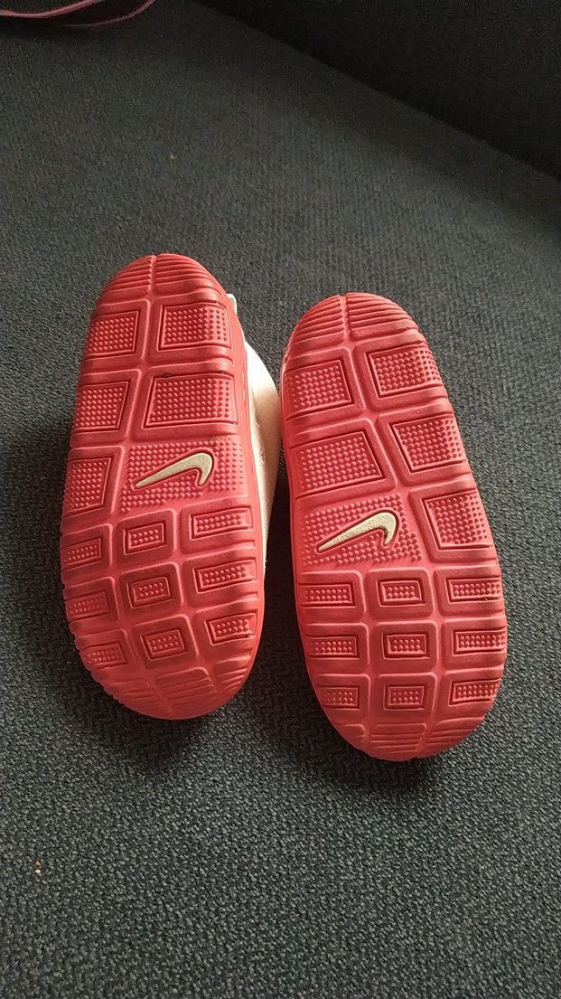 Kız Çocuk 24 numara  Cırt Cırtlı Orjinal Nike spor Ayakkabı - Görsel 5