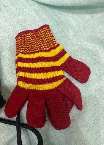 Erkek Çocukları İçin Örgü Kırmızı Eldiven - Görsel 2