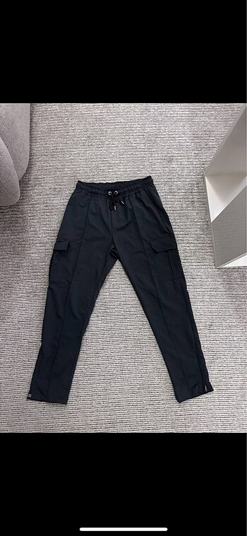 Yazlik bilekten fermuarli parasut kumas kargo pantalon