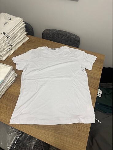 Baskisiz kalin kumas duz tshirt