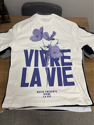 Zara Unisex tshirt