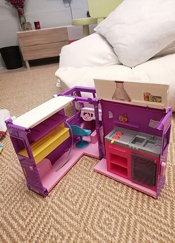  Beden Barbie yemek evi