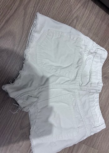 Düğmeli Beyaz Keten Mini Şort - Görsel 4