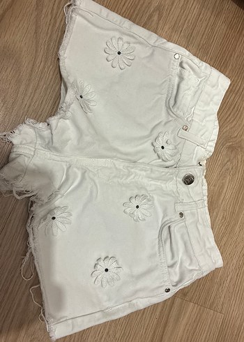 Düğmeli Beyaz Keten Mini Şort - Görsel 5