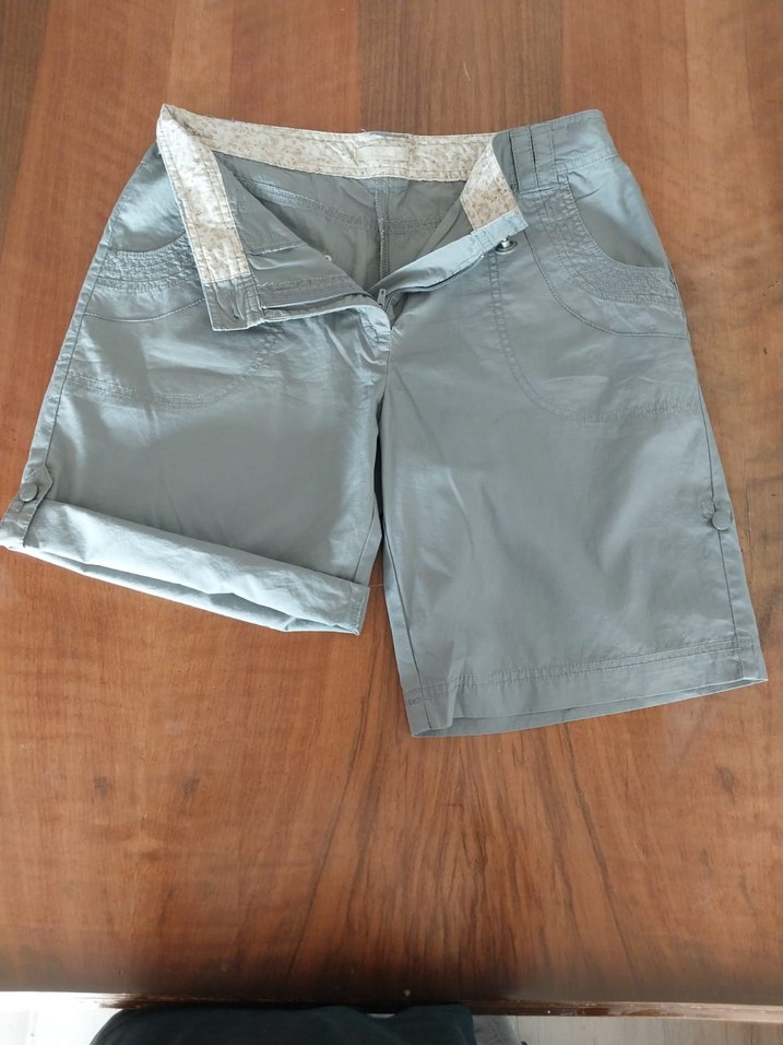 Düğmeli Gri Şort - Görsel 2