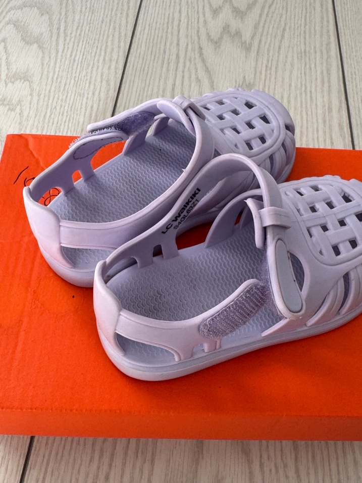 Kız Çocuk Mor Cırt Cırtlı Sandalet - Görsel 3