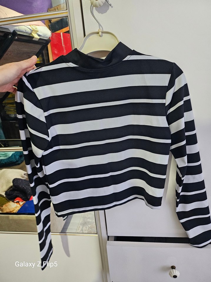 Uzun Kollu Boğazlı Çizgili Kadın Kazak croppp - Görsel 3